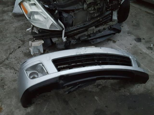 3N1BC11E49L392967 - 2009 NISSAN VERSA S SILVER photo 9