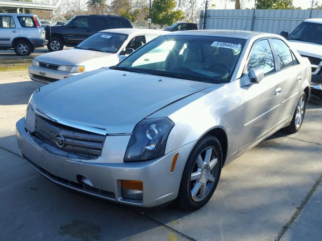 1G6DP567X50152022 - 2005 CADILLAC CTS HI FEA SILVER photo 2