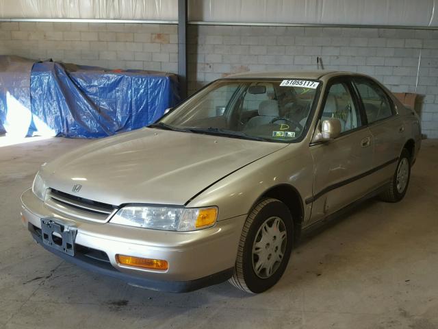 1HGCD5638SA156964 - 1995 HONDA ACCORD LX TAN photo 2