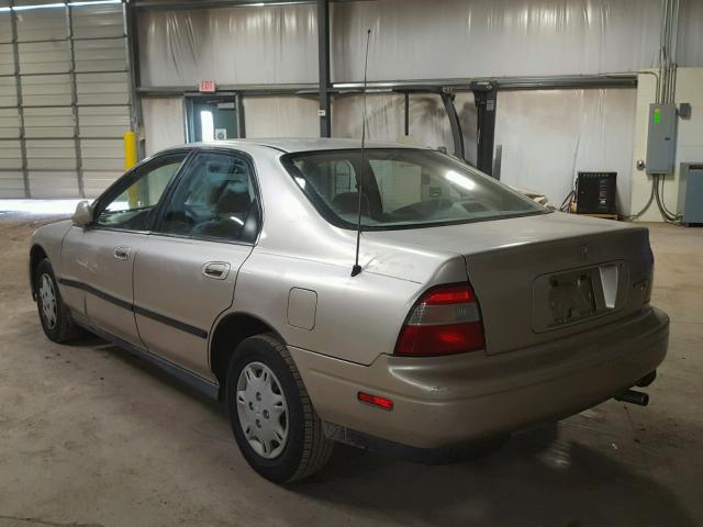 1HGCD5638SA156964 - 1995 HONDA ACCORD LX TAN photo 3