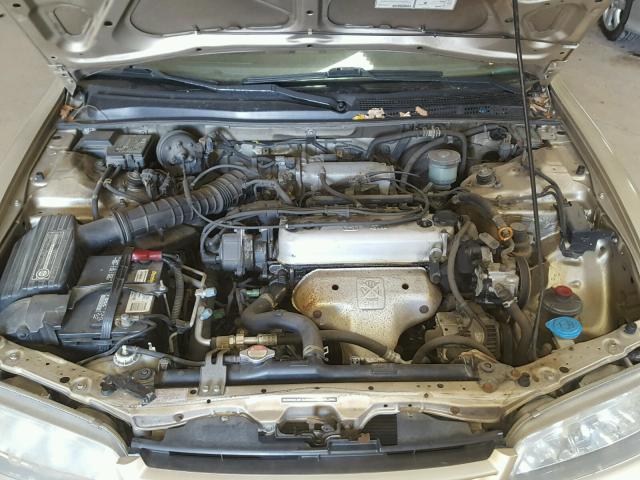 1HGCD5638SA156964 - 1995 HONDA ACCORD LX TAN photo 7