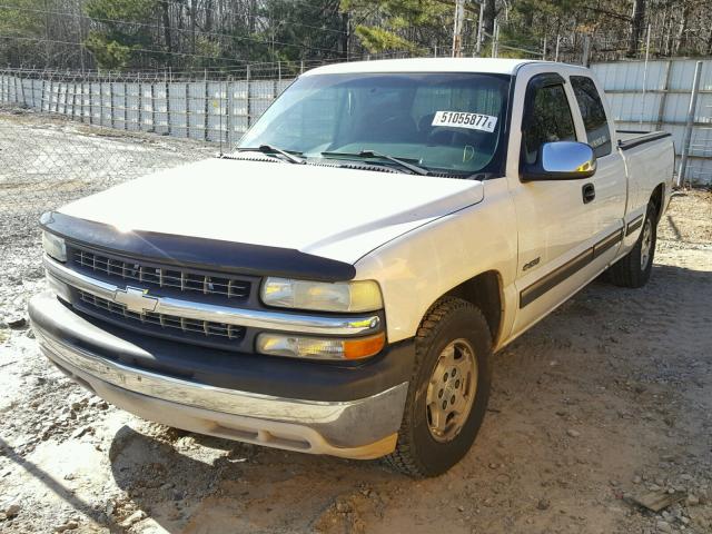 2GCEC19T221415117 - 2002 CHEVROLET SILVERADO WHITE photo 2