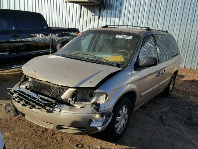 2C4GP54L15R373492 - 2005 CHRYSLER TOWN & COU GOLD photo 2