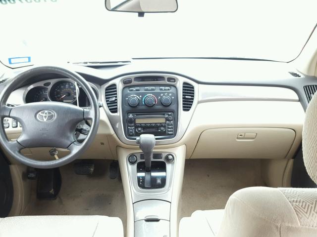 JTEGF21A830072855 - 2003 TOYOTA HIGHLANDER GOLD photo 9