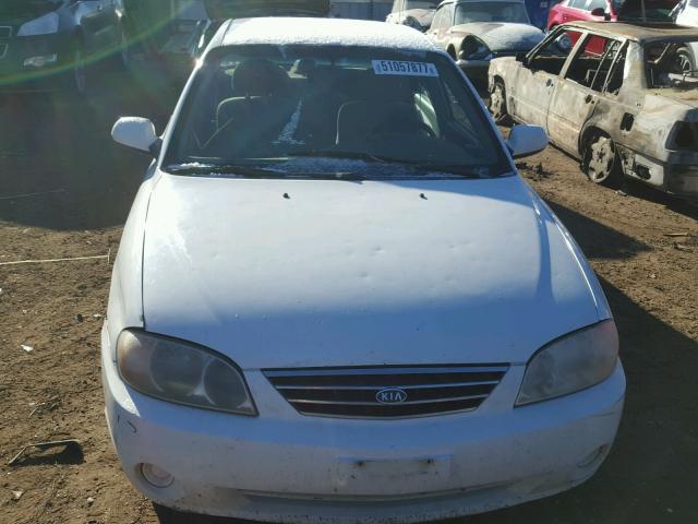 KNAFB121435250796 - 2003 KIA SPECTRA BA WHITE photo 9