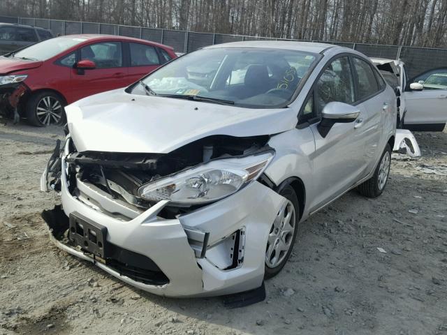 3FADP4BJ3DM131829 - 2013 FORD FIESTA SE WHITE photo 2