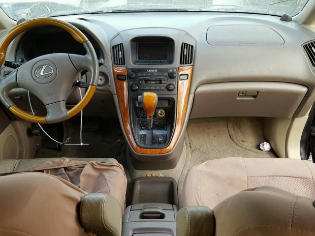 JTJGF10U620147185 - 2002 LEXUS RX 300 BROWN photo 9