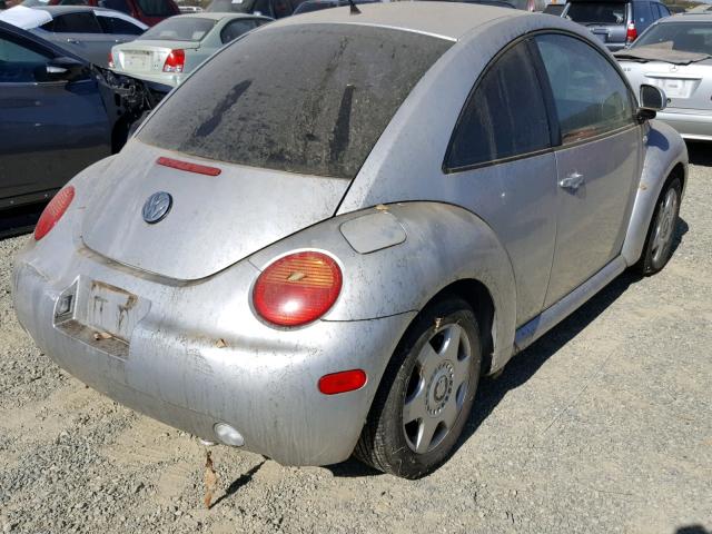 3VWCC21CXYM478246 - 2000 VOLKSWAGEN NEW BEETLE 银色 照片 4