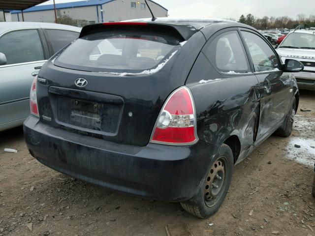 KMHCM36C68U065178 - 2008 HYUNDAI ACCENT GS BLACK photo 4