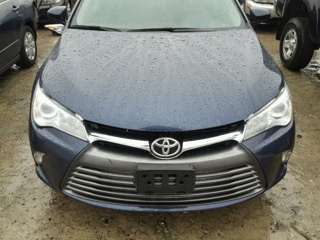4T1BF1FK7GU606612 - 2016 TOYOTA CAMRY LE ლურჯი ფოტო 7