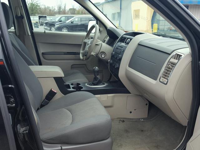 4F2CZ02Z78KM14598 - 2008 MAZDA TRIBUTE I BLACK photo 5