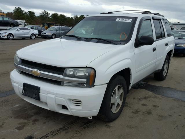 1GNDT13S662251878 - 2006 CHEVROLET TRAILBLAZE WHITE photo 2