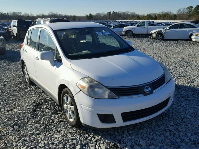 3N1BC13E37L364927 - 2007 NISSAN VERSA WHITE photo 1