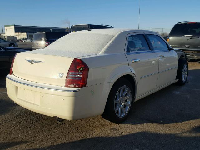 2C3LA63H26H397797 - 2006 CHRYSLER 300C WHITE photo 4