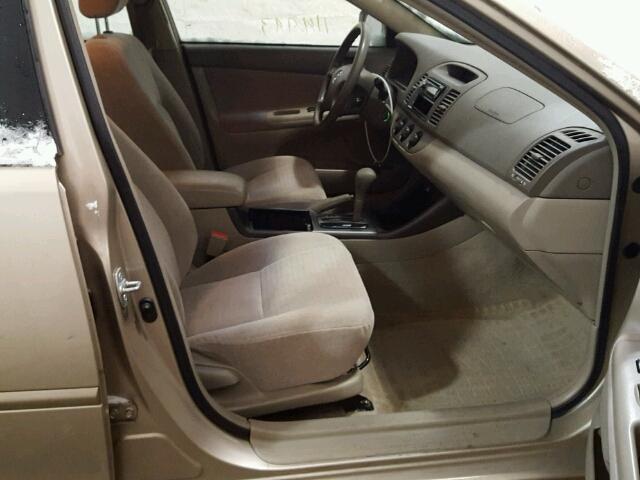 JTDBE32K030138247 - 2003 TOYOTA CAMRY LE 棕色 照片 5
