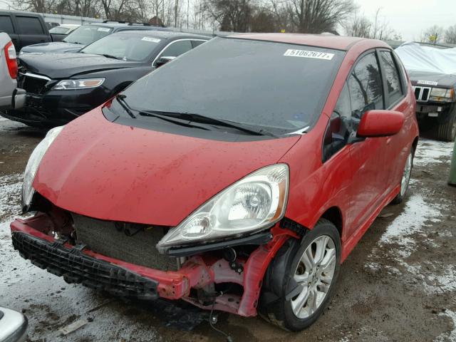 JHMGE8H43AC032865 - 2010 HONDA FIT SPORT RED photo 2