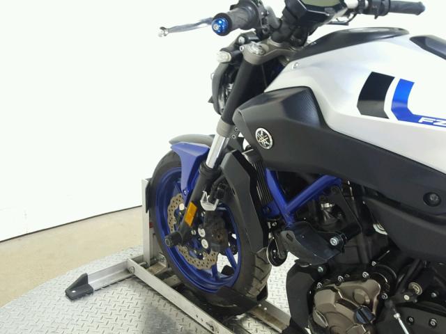 JYARM06E2GA009457 - 2016 YAMAHA FZ07 BLUE photo 13