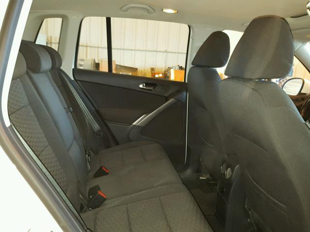 WVGAV75N79W526862 - 2009 VOLKSWAGEN TIGUAN S WHITE photo 6