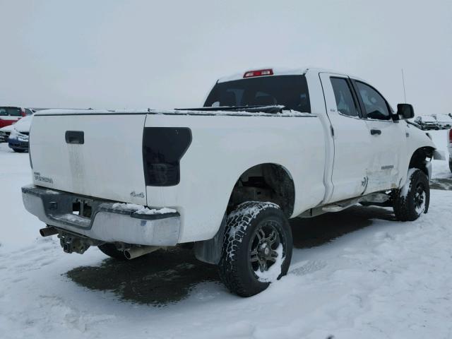 5TFBT54167X005432 - 2007 TOYOTA TUNDRA DOU WHITE photo 4