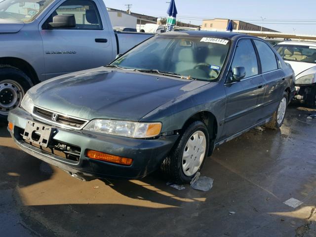 1HGCD5639VA052472 - 1997 HONDA ACCORD LX GREEN photo 2