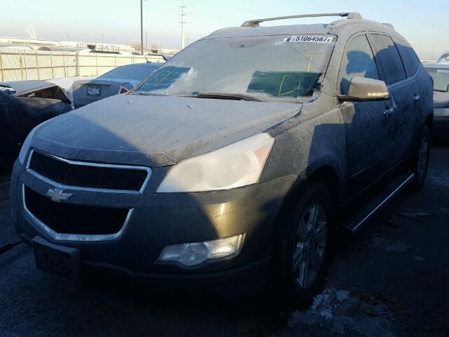 1GNKRJED5BJ156782 - 2011 CHEVROLET TRAVERSE L GRAY photo 2