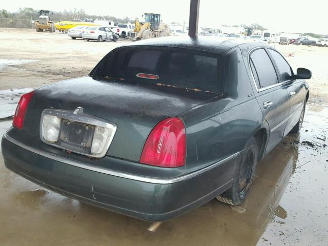 1LNHM82W0XY613931 - 1999 LINCOLN TOWN CAR S GREEN photo 4