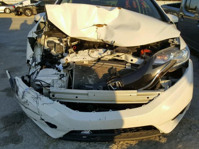 3HGGK5H89FM786937 - 2015 HONDA FIT EX WHITE photo 9