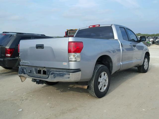 5TFRM5F15BX029528 - 2011 TOYOTA TUNDRA DOU SILVER photo 4