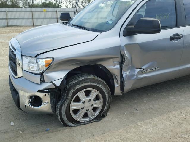 5TFRM5F15BX029528 - 2011 TOYOTA TUNDRA DOU SILVER photo 9