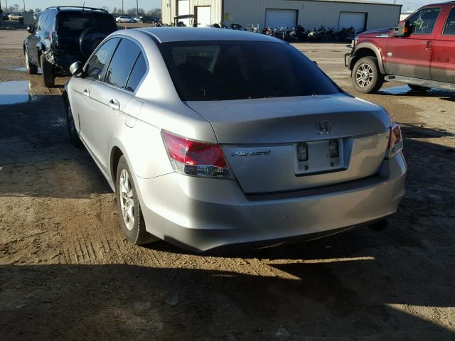 1HGCP2F45AA185092 - 2010 HONDA ACCORD LXP SILVER photo 3