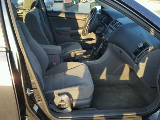 1HGCM56425A168489 - 2005 HONDA ACCORD LX GRAY photo 5