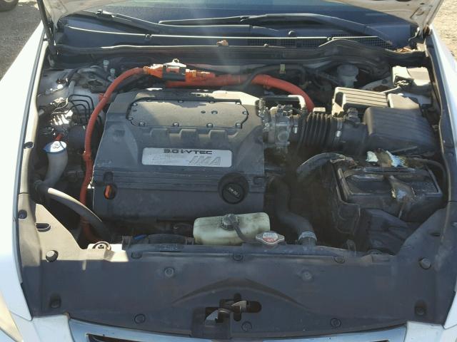 JHMCN36465C000602 - 2005 HONDA ACCORD HYB WHITE photo 7