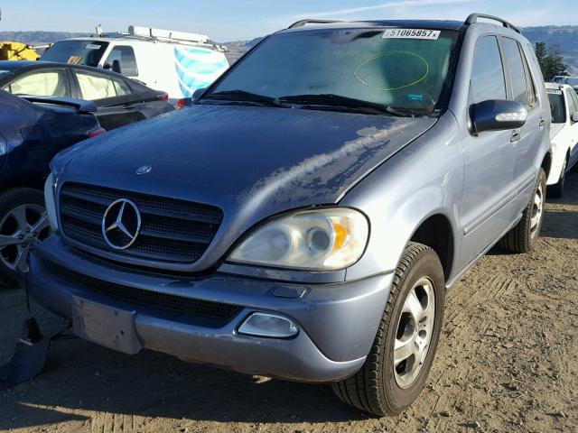 4JGAB57E14A498136 - 2004 MERCEDES-BENZ ML 350 BLUE photo 2