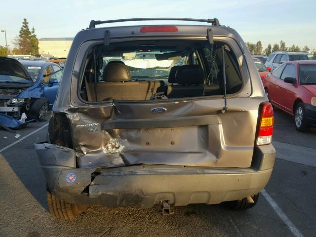 1FMYU03123KC66765 - 2003 FORD ESCAPE XLT GRAY photo 9