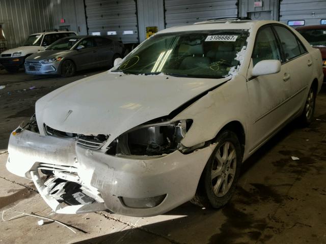 4T1BF32K35U607383 - 2005 TOYOTA CAMRY LE თეთრი ფოტო 2