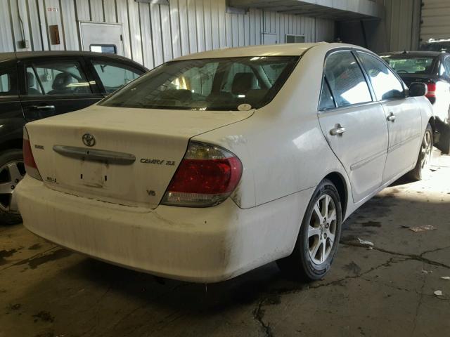 4T1BF32K35U607383 - 2005 TOYOTA CAMRY LE თეთრი ფოტო 4