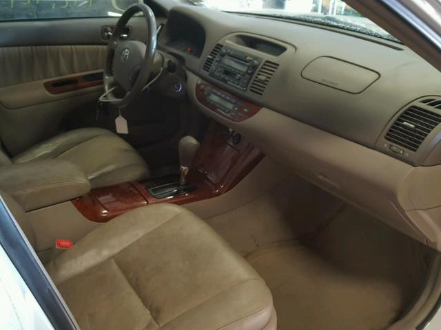 4T1BF32K35U607383 - 2005 TOYOTA CAMRY LE თეთრი ფოტო 5