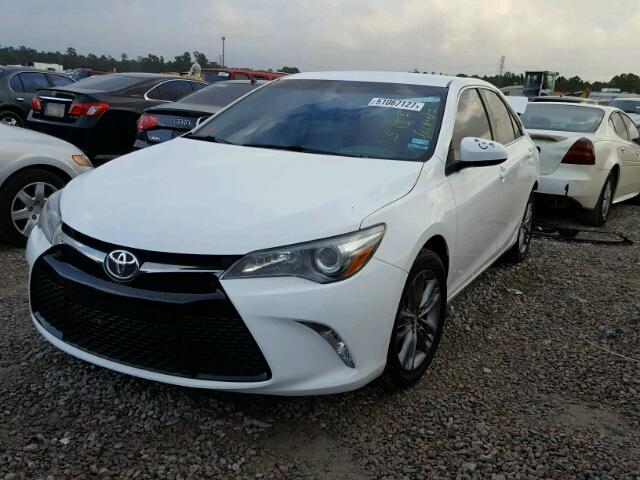 4T1BF1FK9GU139631 - 2016 TOYOTA CAMRY LE WHITE photo 2