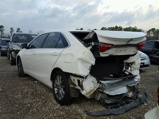 4T1BF1FK9GU139631 - 2016 TOYOTA CAMRY LE WHITE photo 3