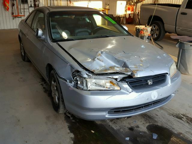 1HGCG3174YA030714 - 2000 HONDA ACCORD EX SILVER photo 1