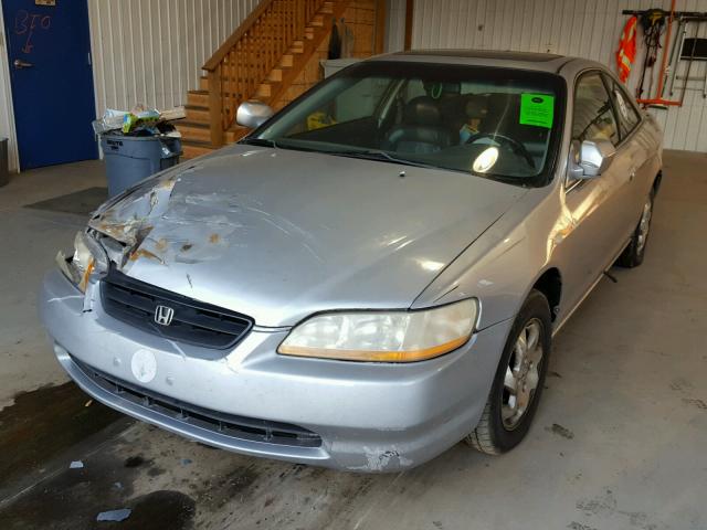 1HGCG3174YA030714 - 2000 HONDA ACCORD EX SILVER photo 2