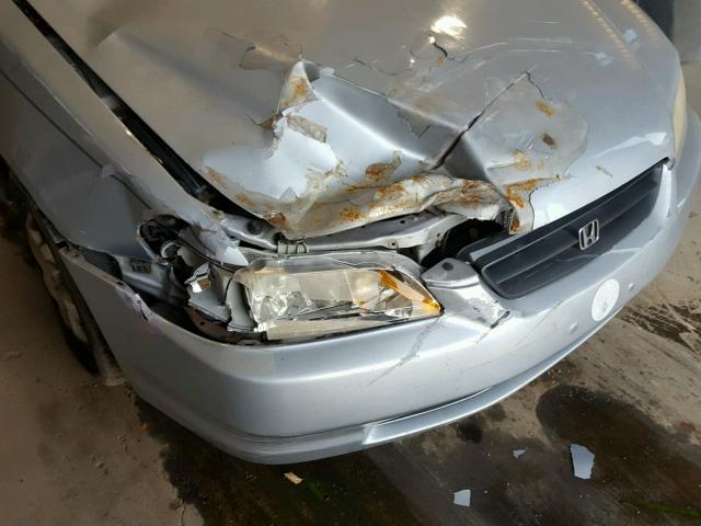 1HGCG3174YA030714 - 2000 HONDA ACCORD EX SILVER photo 9