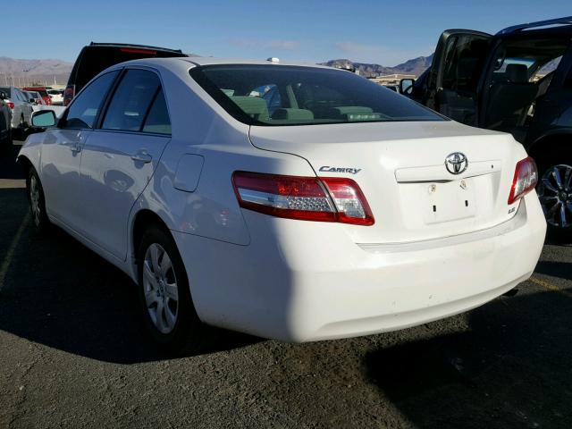 4T1BF3EK3BU585456 - 2011 TOYOTA CAMRY BASE WHITE photo 3