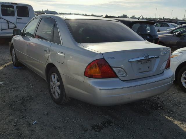 4T1BF28B9YU094730 - 2000 TOYOTA AVALON XL SILVER photo 3