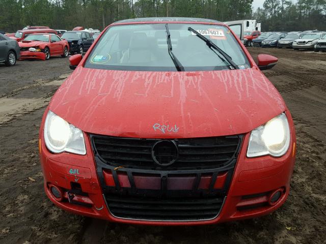 WVWBA7AH2AV015560 - 2010 VOLKSWAGEN EOS TURBO RED photo 9