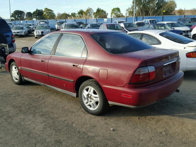 1HGCD5634VA246133 - 1997 HONDA ACCORD LX RED photo 3