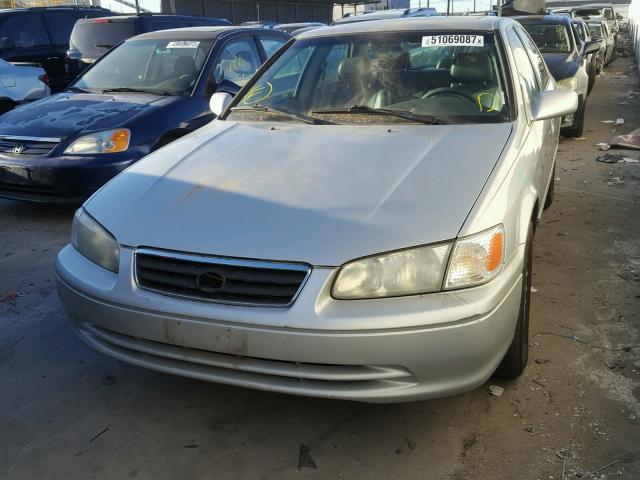 4T1BF28K21U123054 - 2001 TOYOTA CAMRY LE ვერცხლისფერი ფოტო 2