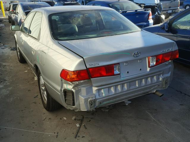 4T1BF28K21U123054 - 2001 TOYOTA CAMRY LE SILVER photo 3