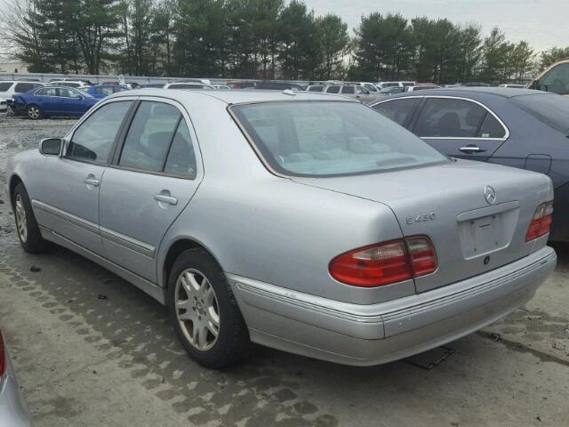 WDBJF70J6YB075224 - 2000 MERCEDES-BENZ E 430 SILVER photo 3