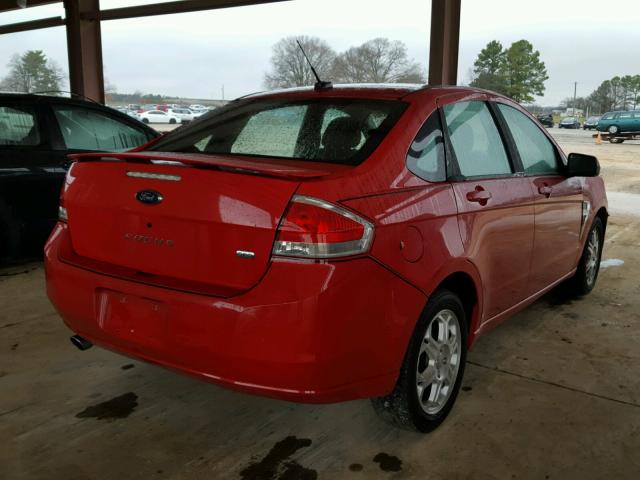 1FAHP35NX8W261896 - 2008 FORD FOCUS SE RED photo 4